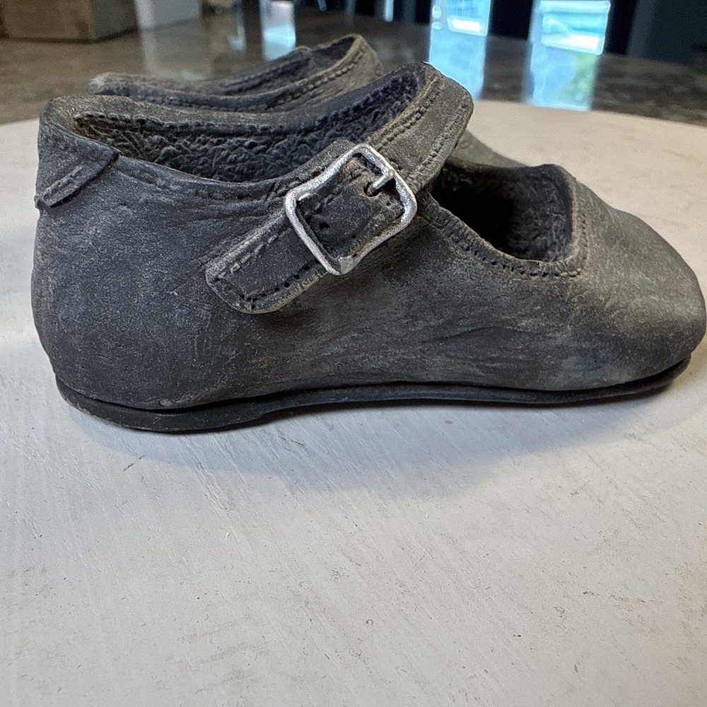 SS Sarna Replicas Of Mary Jane Black Baby shoes Silver Painted Buckles Resin - Picture 4 of 6